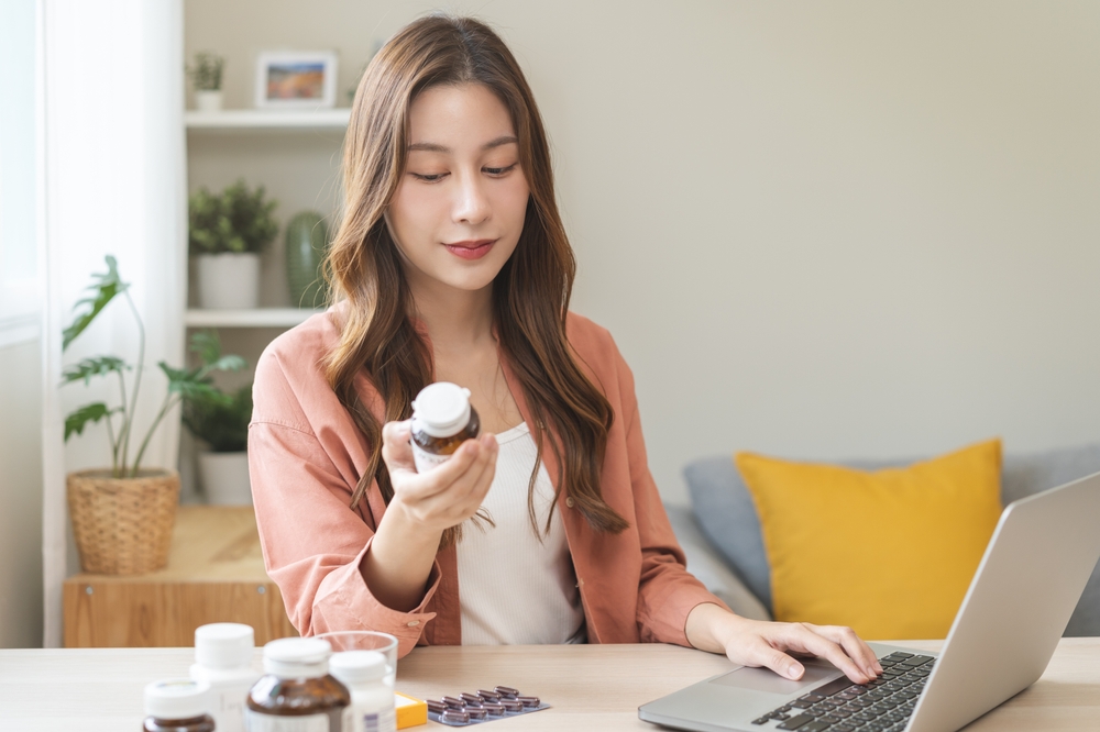 searching prescription on medicine label about vitamins information online